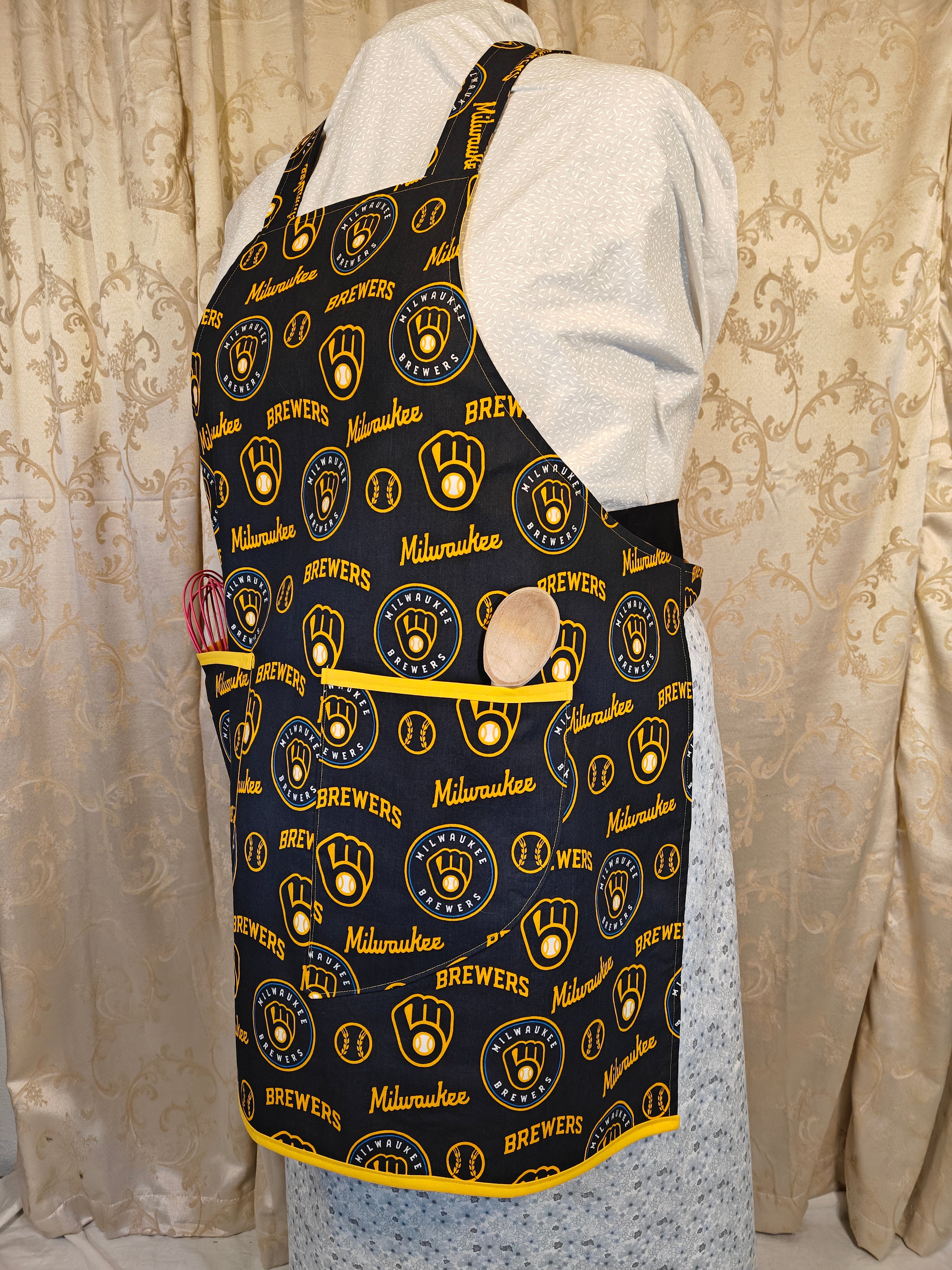 Adult Apron Milwaukee Brewers