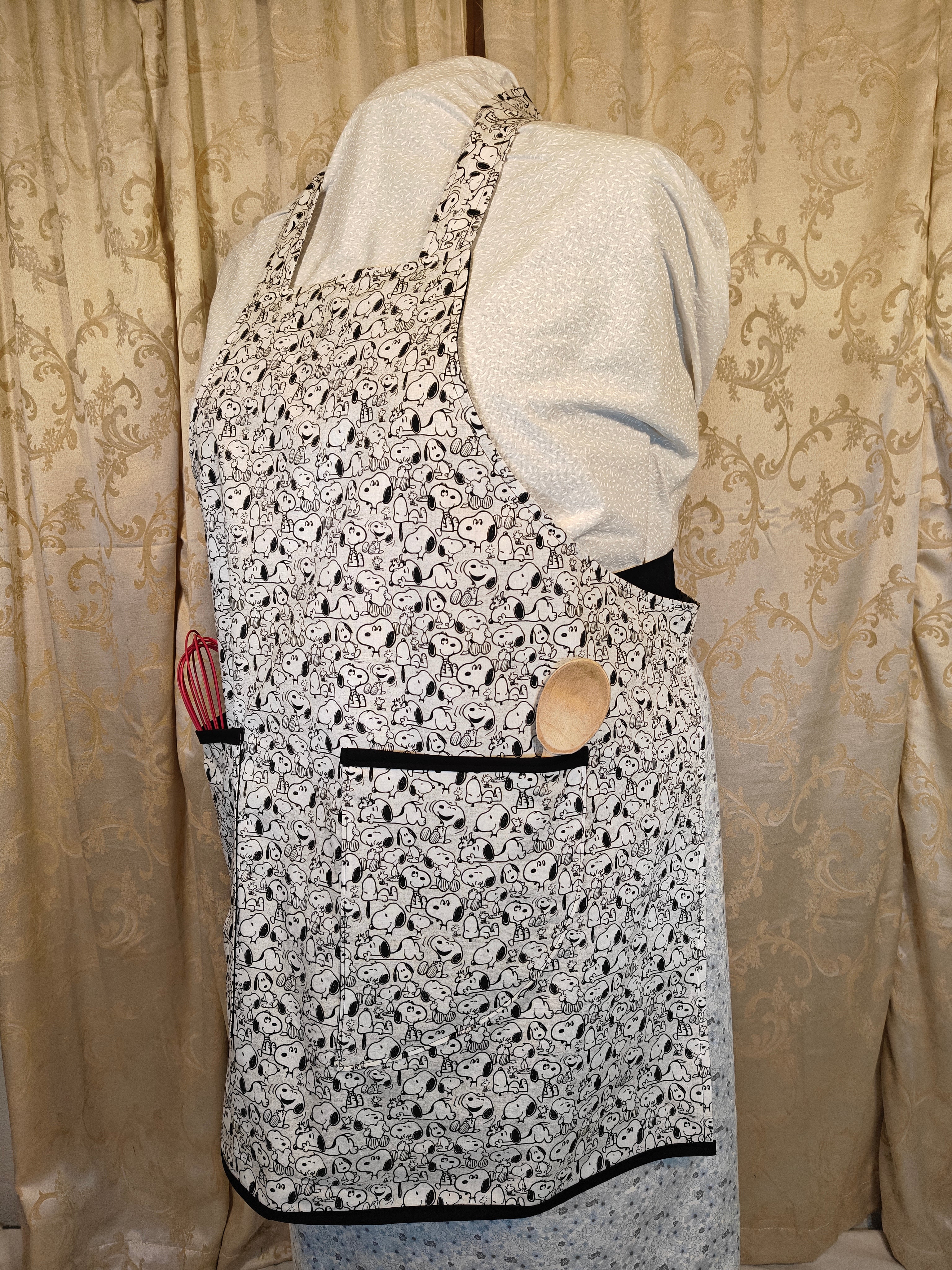 Adult Apron Snoopy & Woodstock