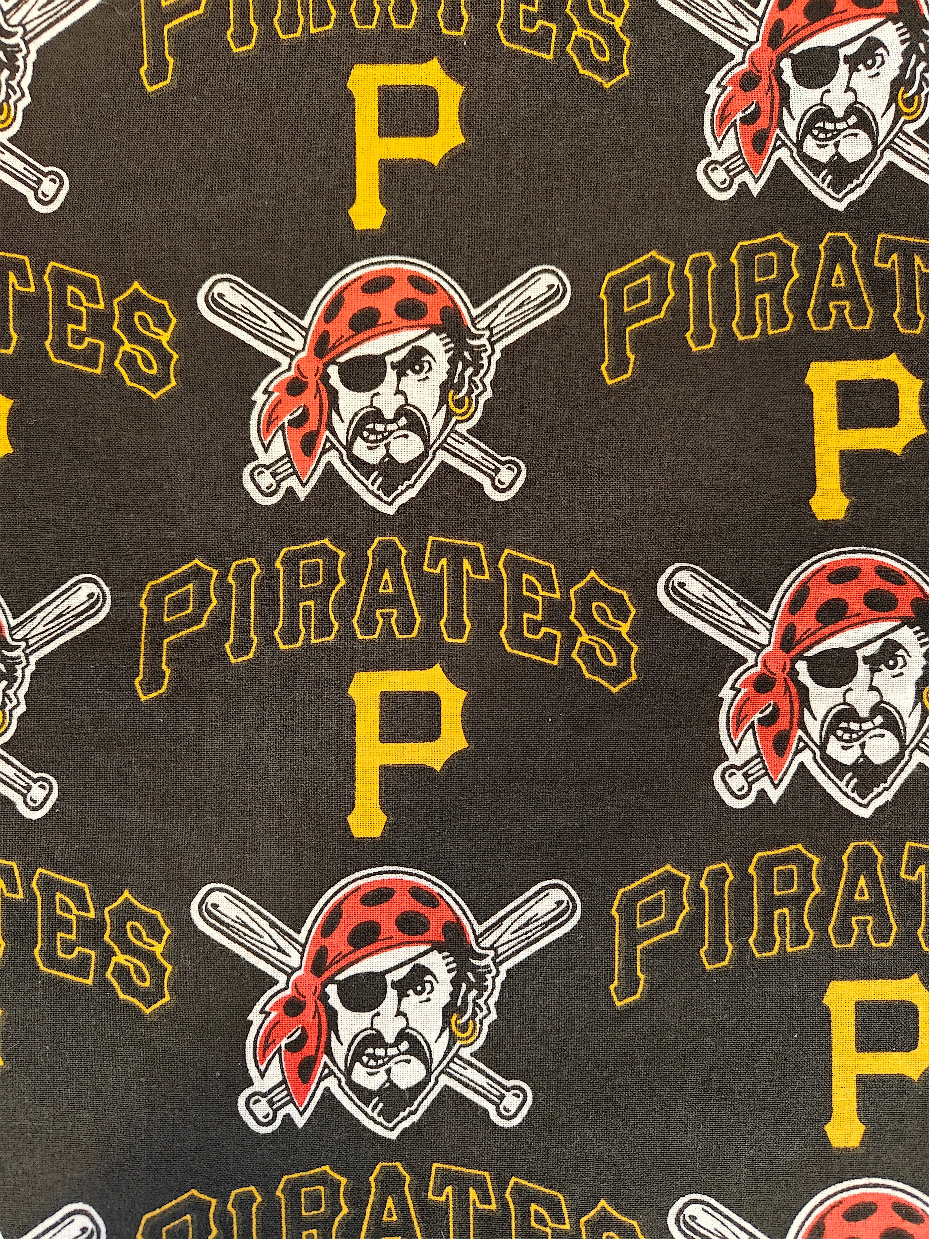 Adult Bib Pittsburgh Pirates