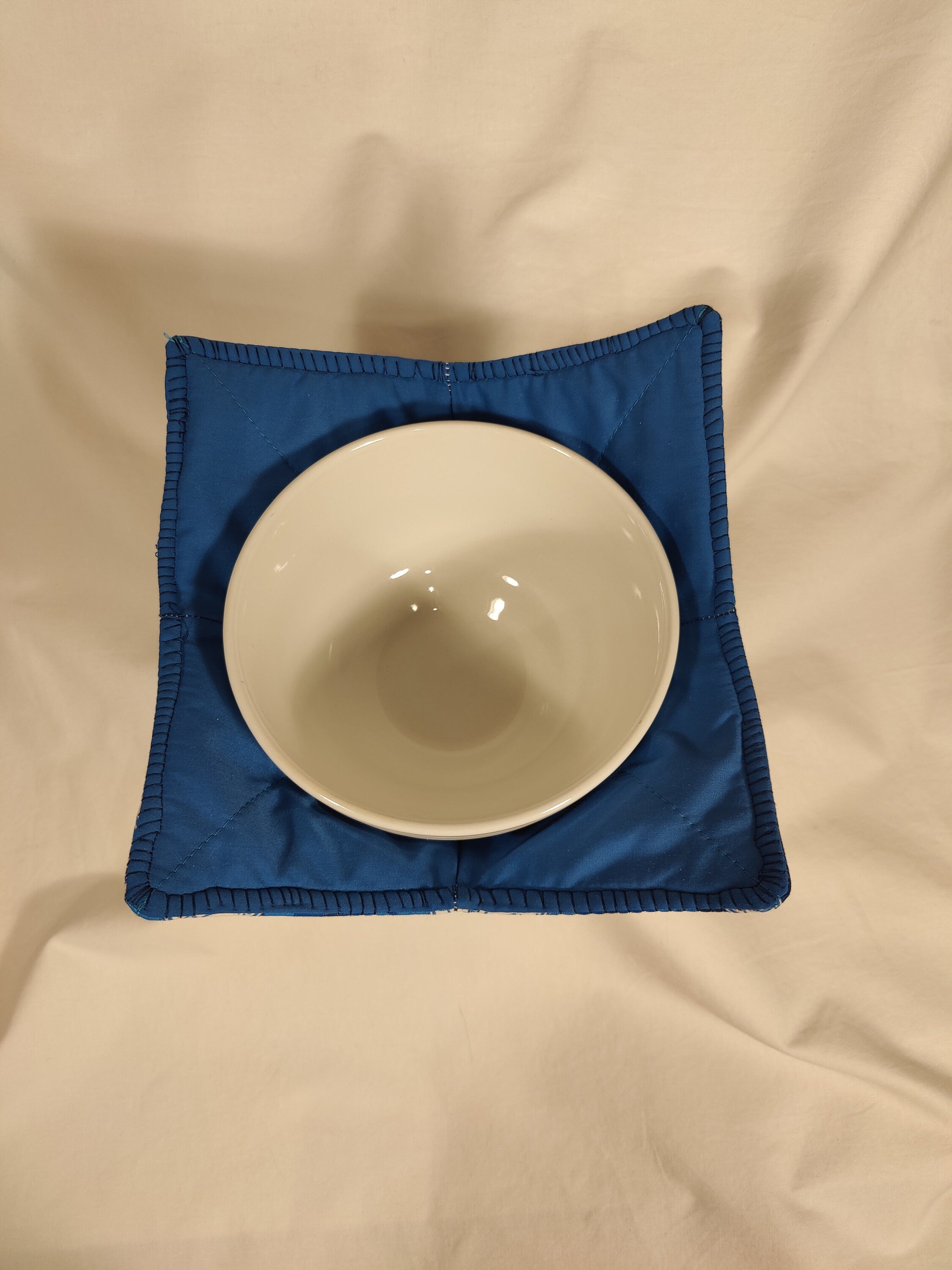 Cozy Bowl Philadelphia 76er's 6"inch