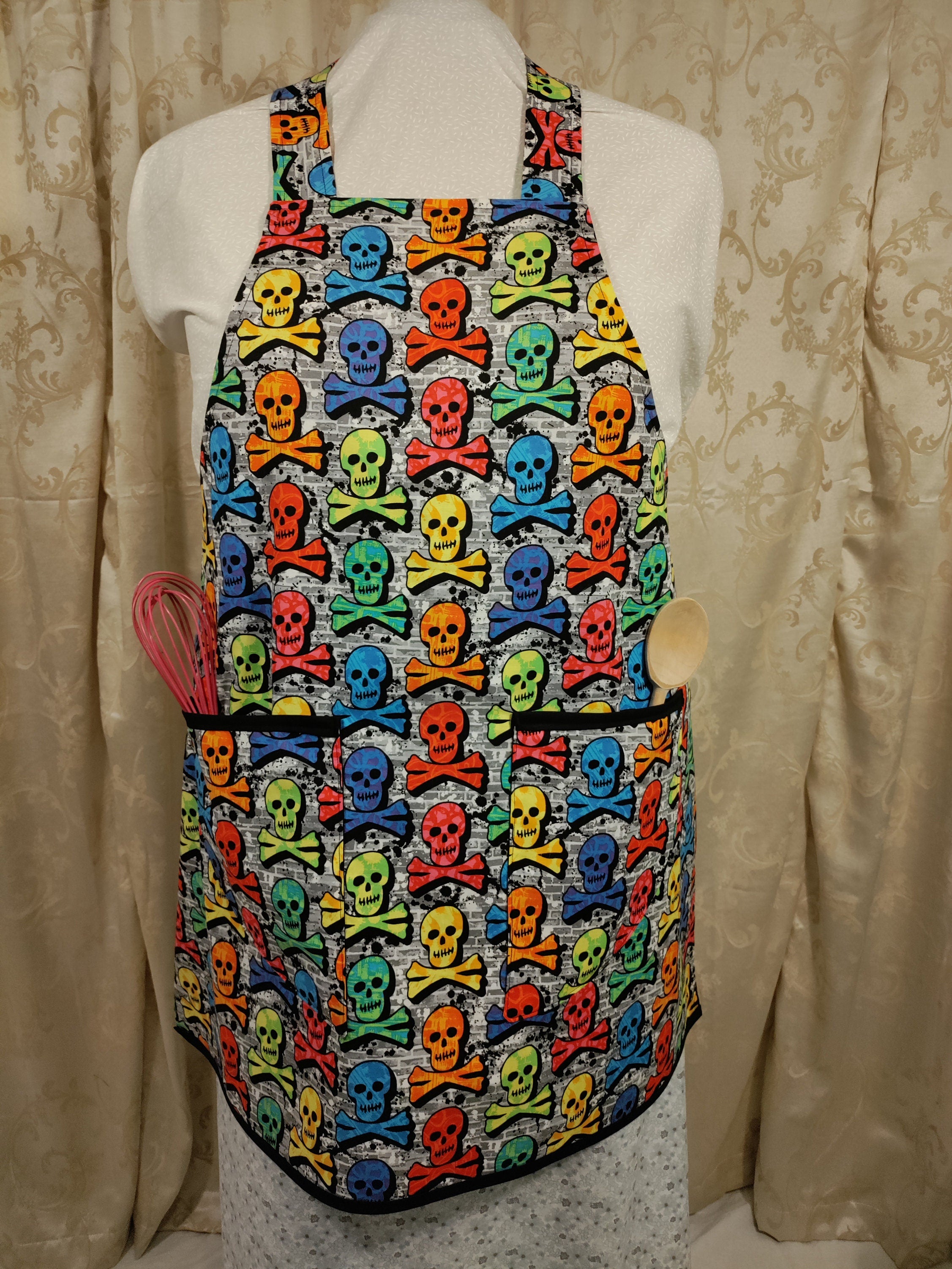 Adult Apron Skull and Cross Bones