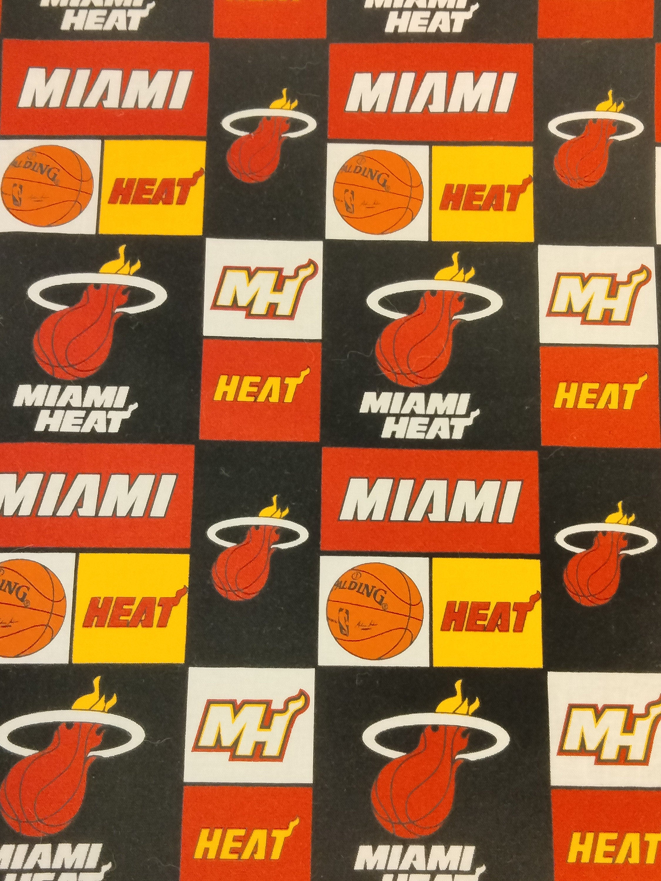 Adult Bib Miami Heat