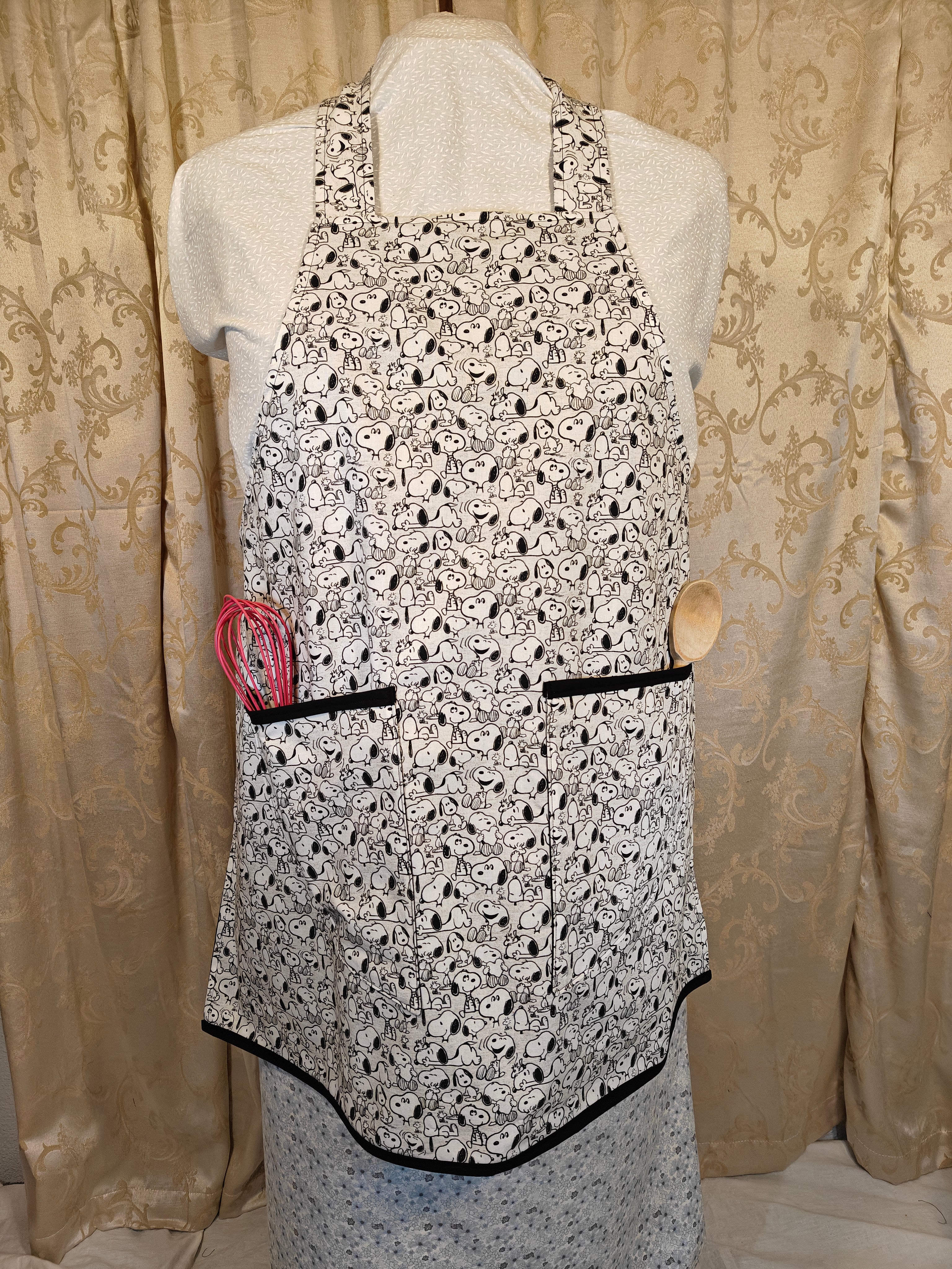 Adult Apron Snoopy & Woodstock
