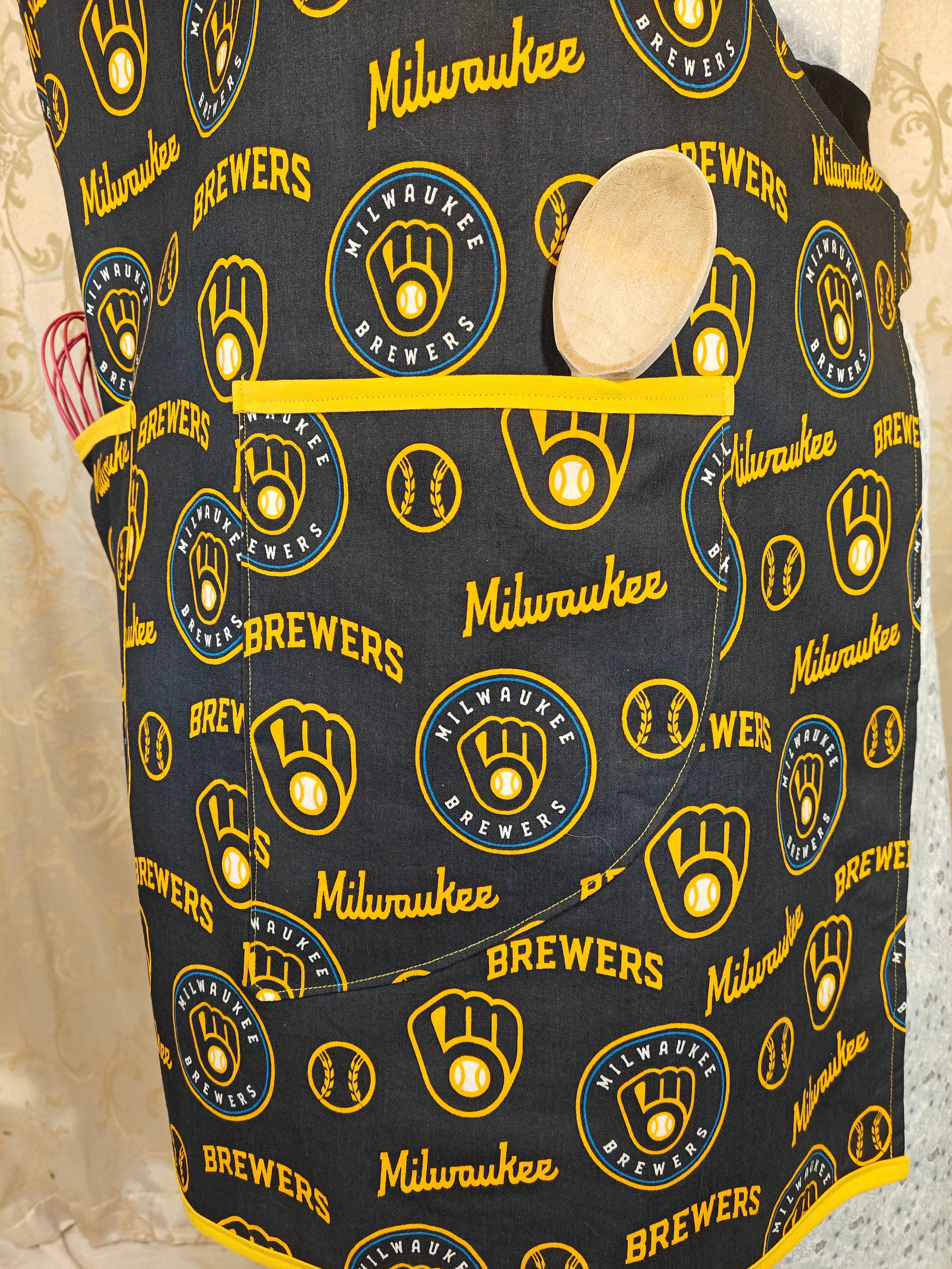 Adult Apron Milwaukee Brewers