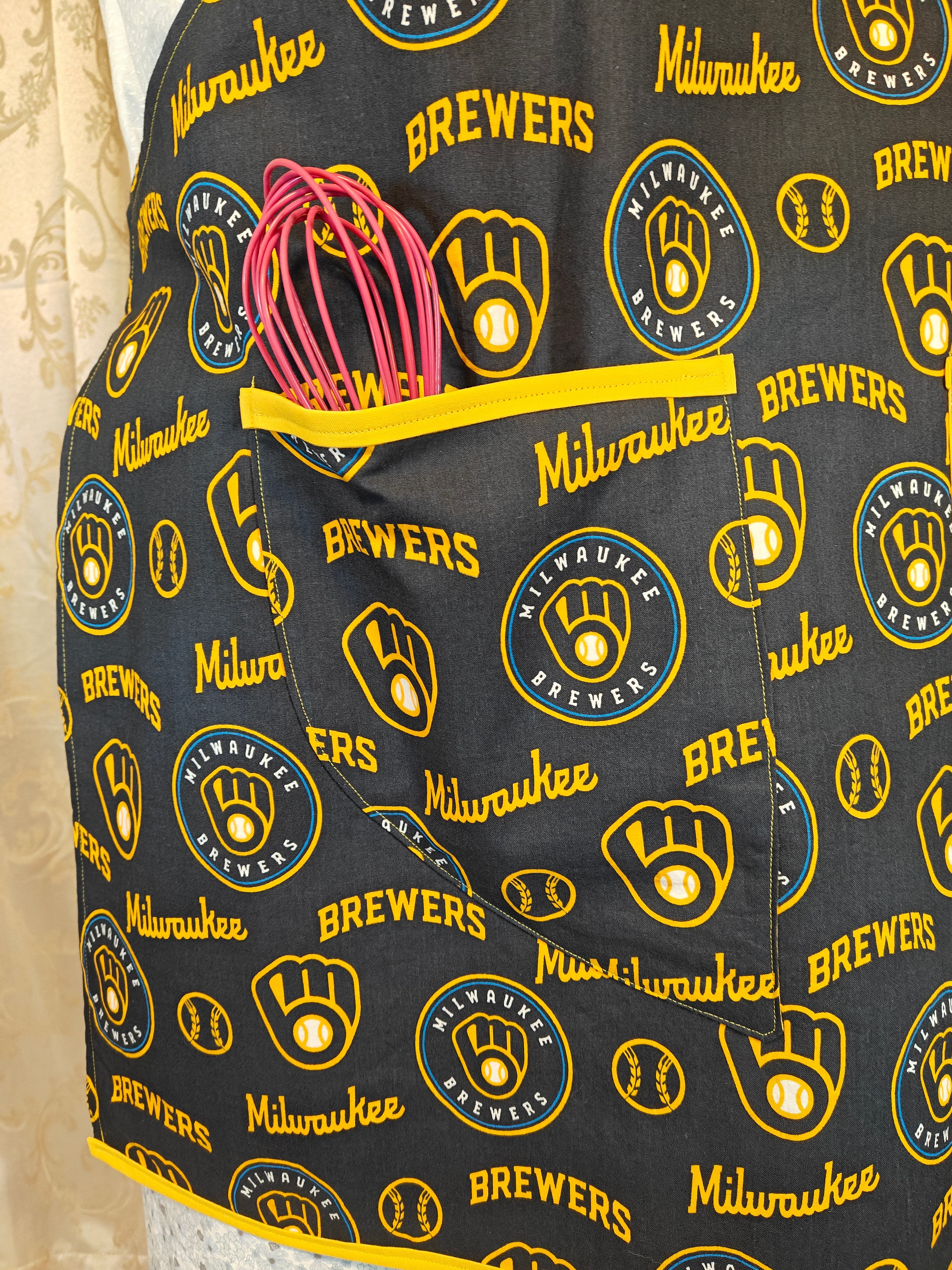 Adult Apron Milwaukee Brewers