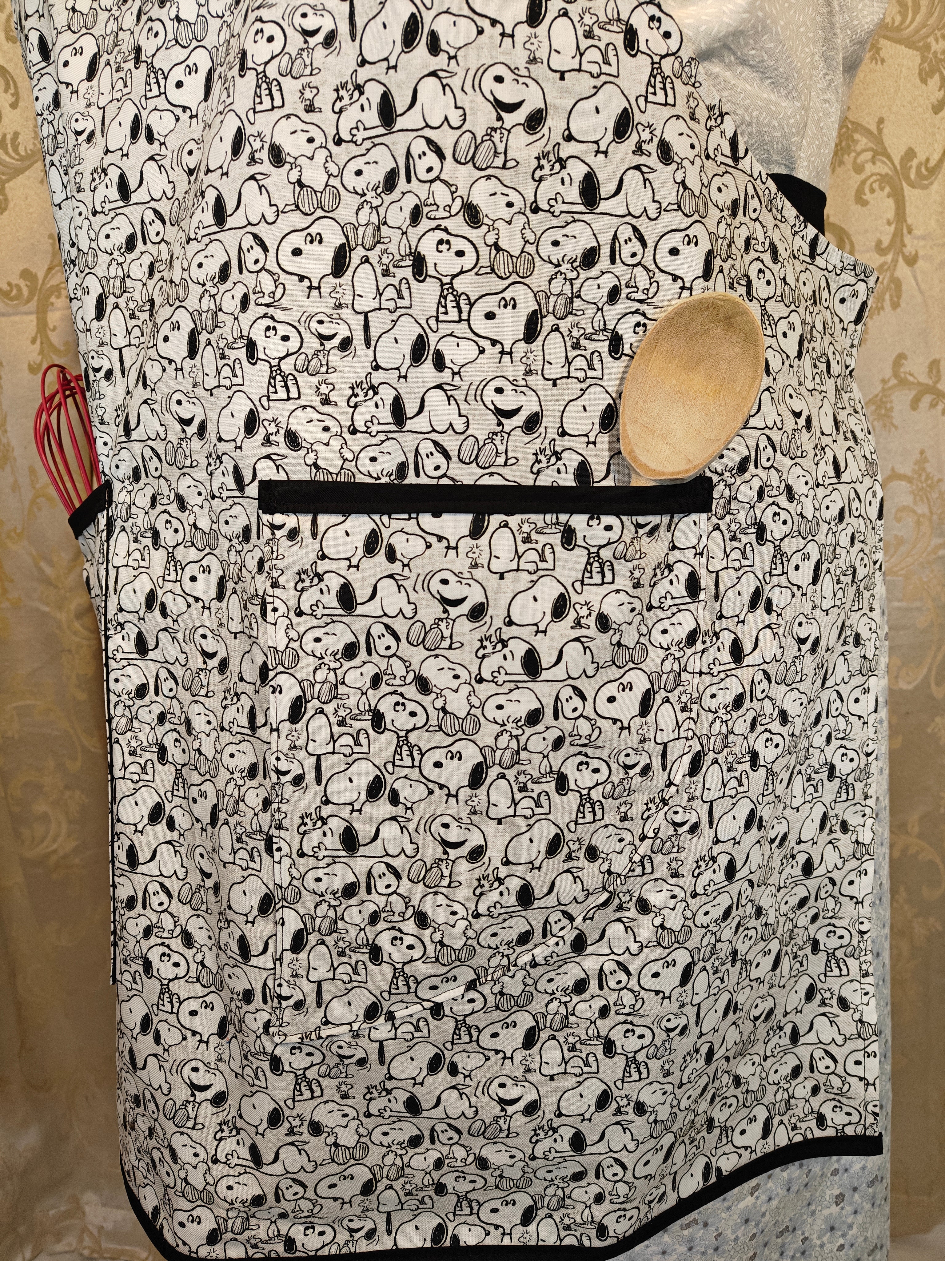 Adult Apron Snoopy & Woodstock