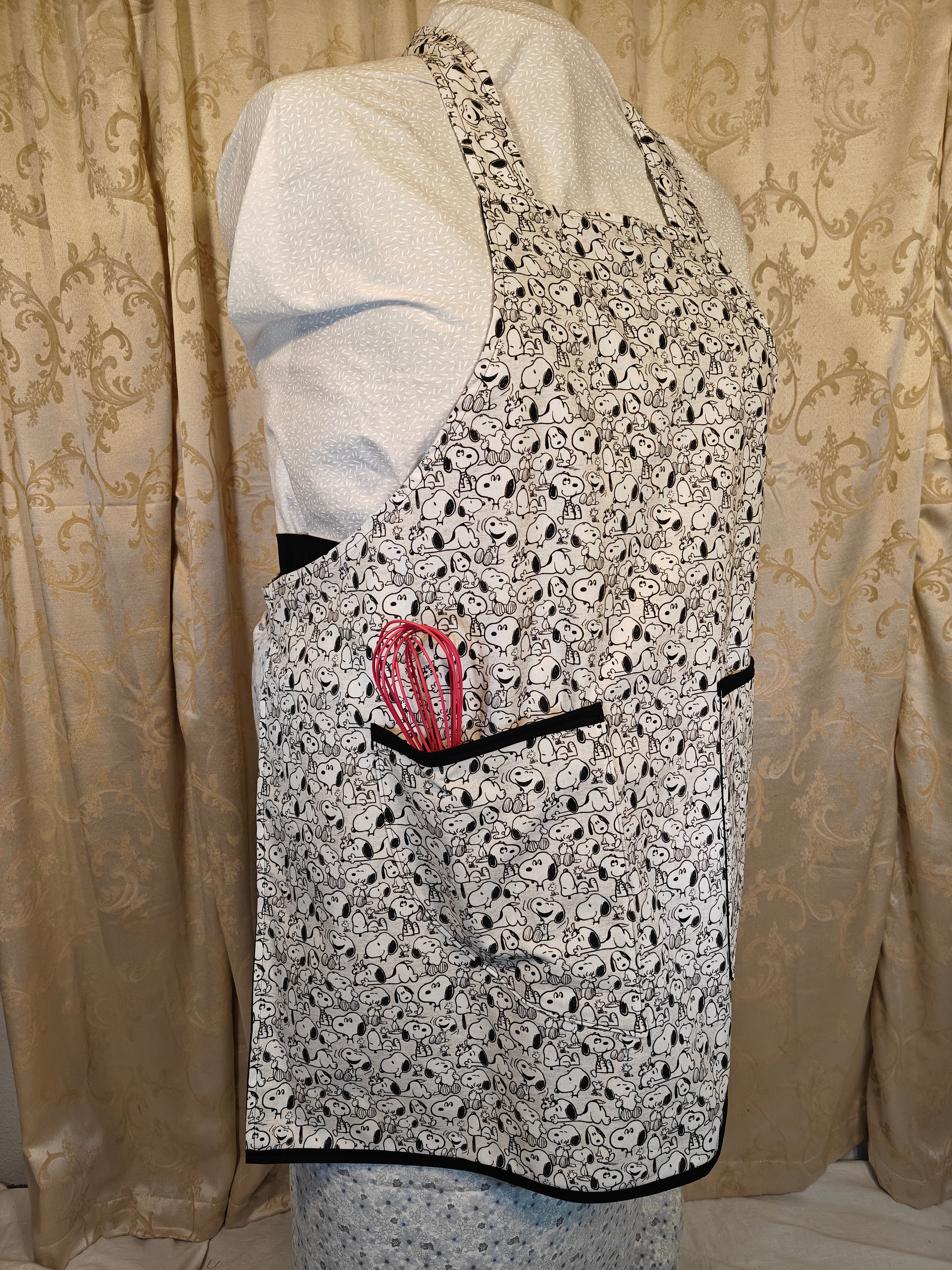 Adult Apron Snoopy & Woodstock