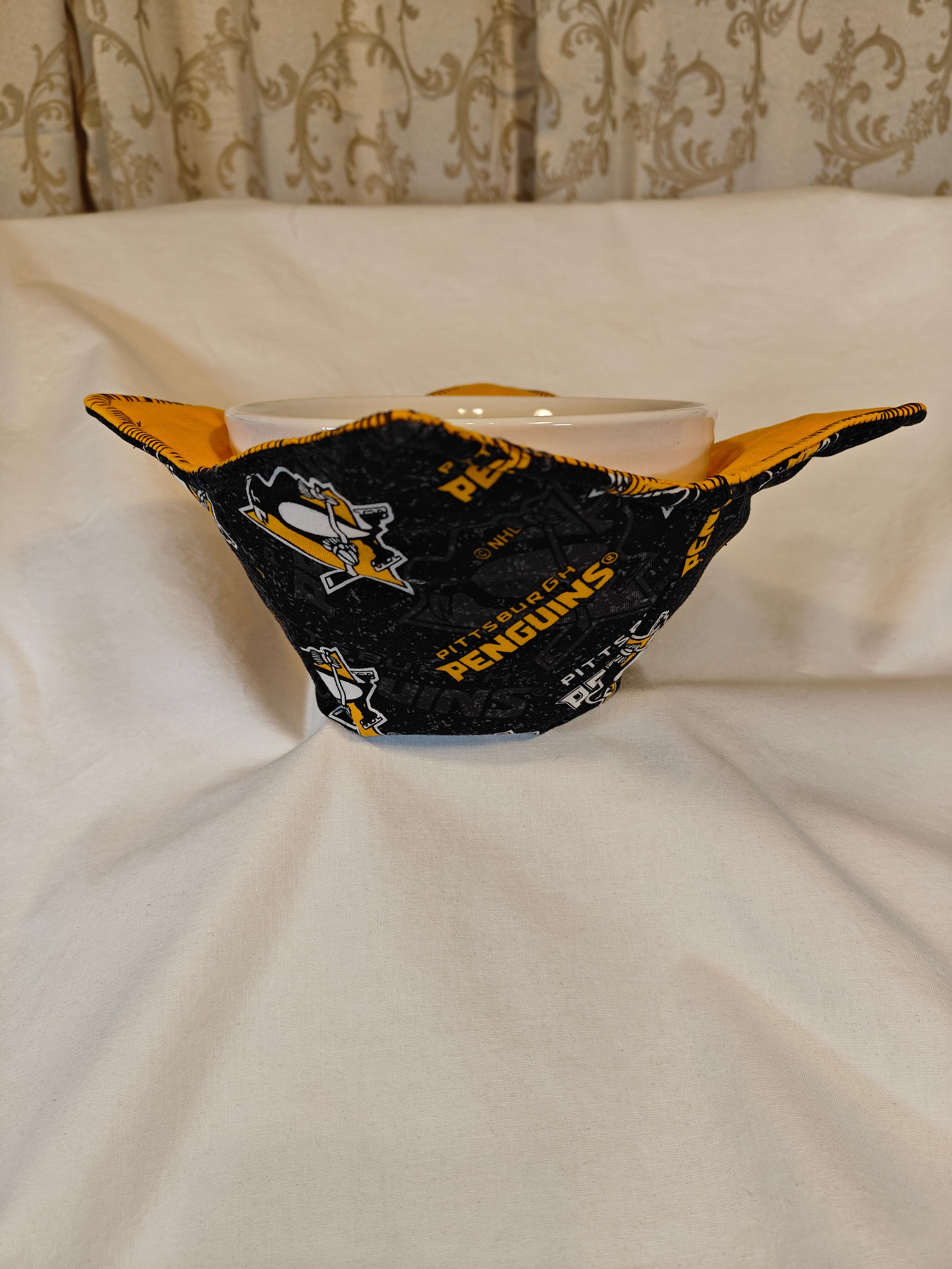 Cozy Bowl Pittsburgh Penguins 6 Inch